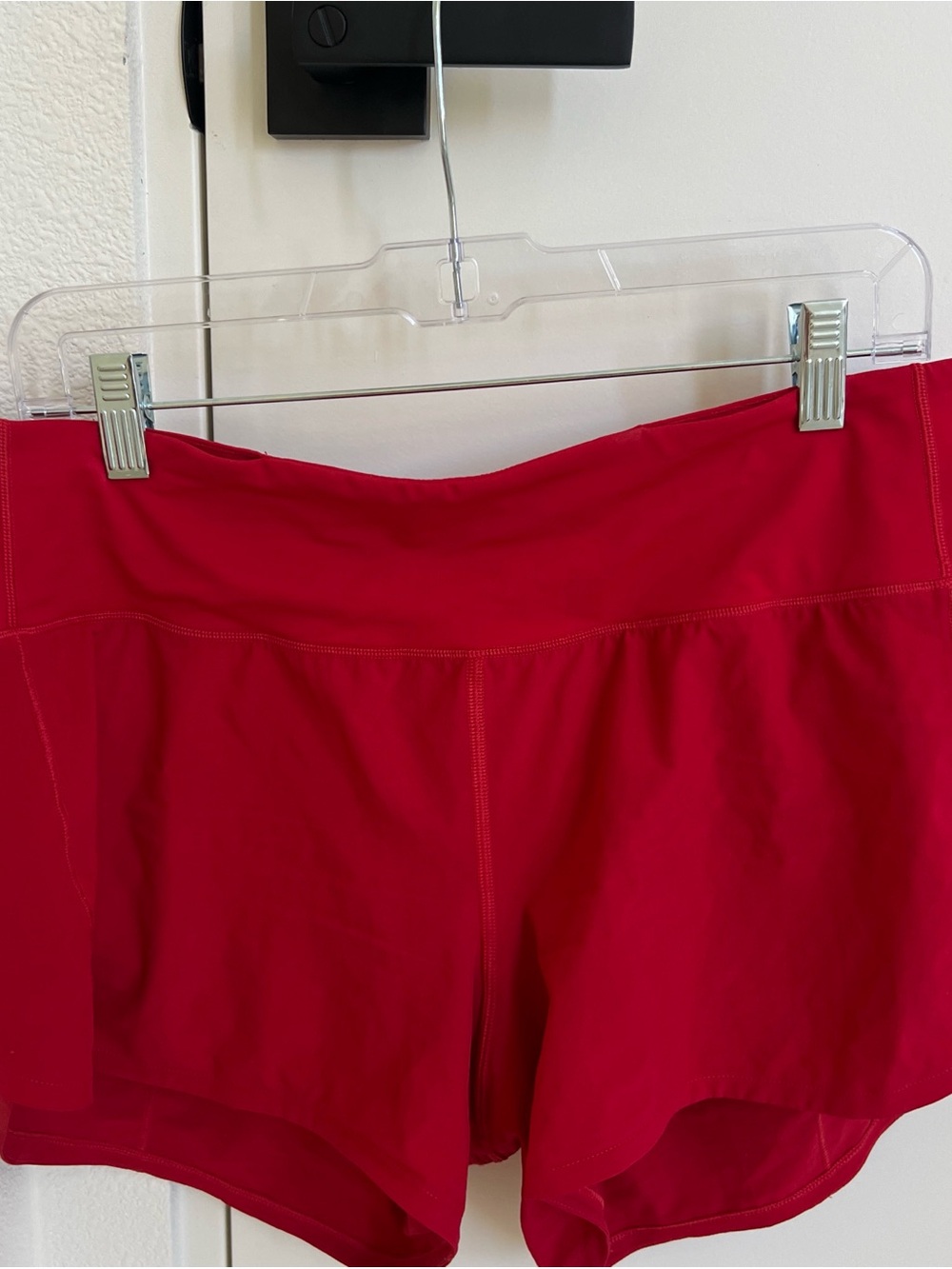 Lululemon Speed Up Women’s Red Athletic Shorts Midrise 4”